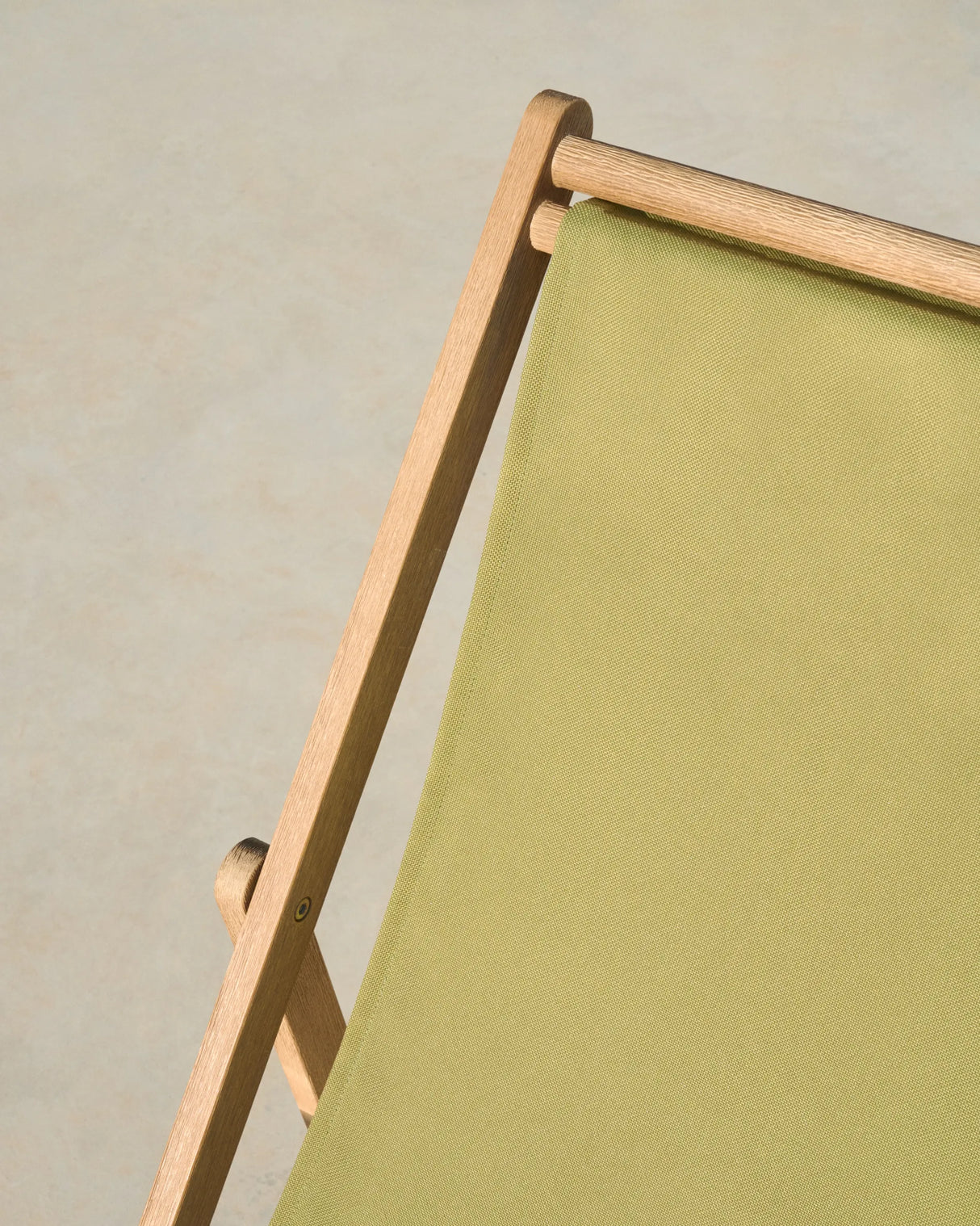 Klappbarer Outdoor-Liegestuhl Vilara in Grün aus massivem Akazienholz FSC 100% von Kave Home – Produktbild 8