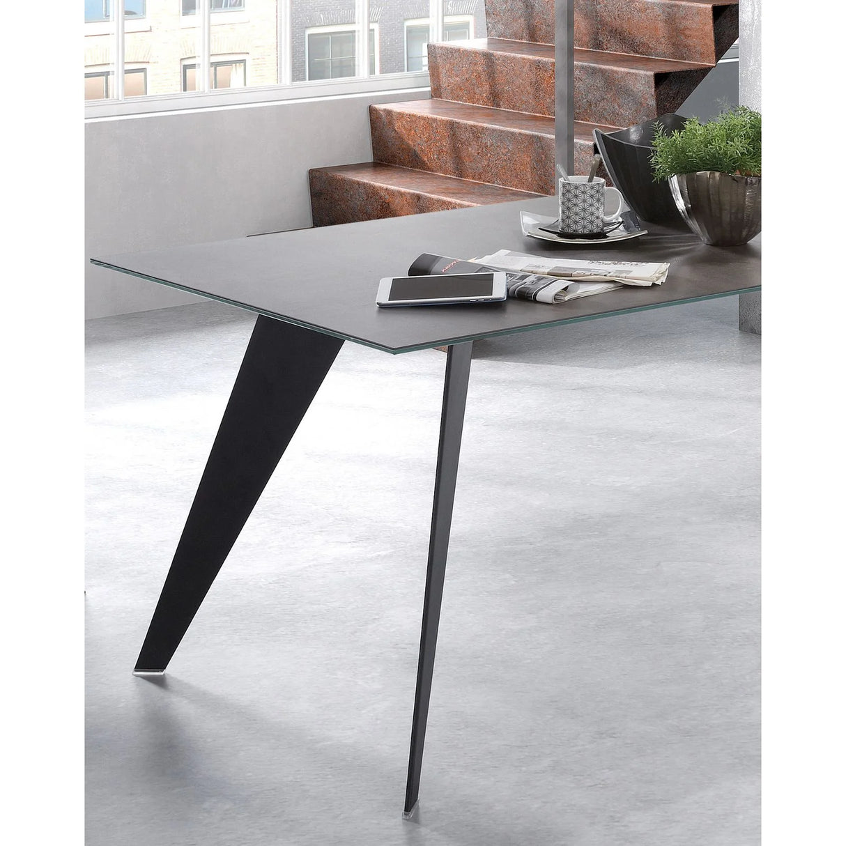 Koda Tisch aus Feinsteinzeug mit Iron Moss Finish und schwarzen Stahlbeinen 200 x 100 cm von Kave Home – Produktbild 3