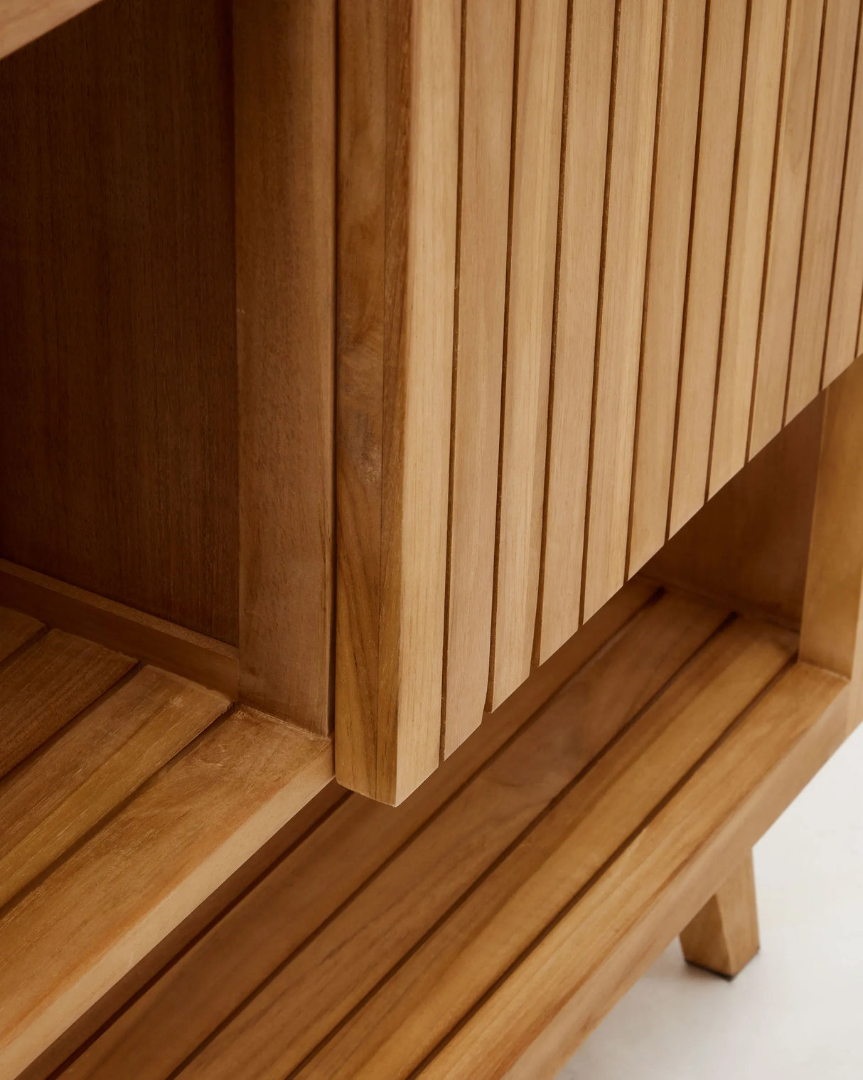 Kuveni aus massivem Teakholz mit natürlichem Finish 140 x 50 cm von Kave Home – Produktbild 12