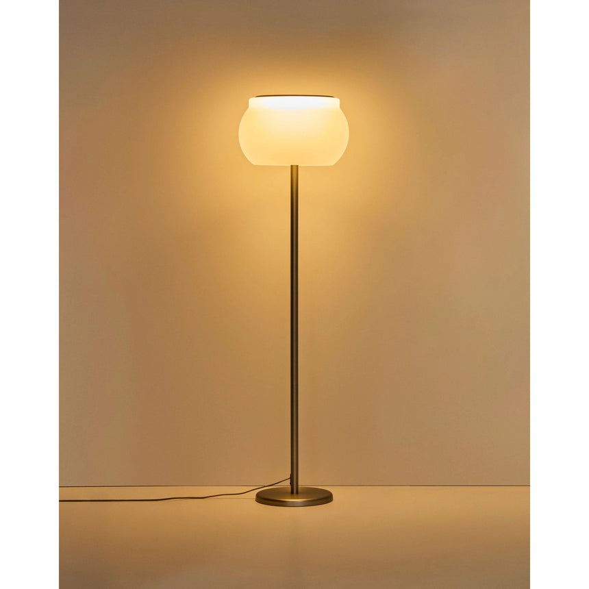 LED-Stehlampe Leruna aus satiniertem Glas und Metall mit verzinktem Finish von Kave Home – Bild 5
