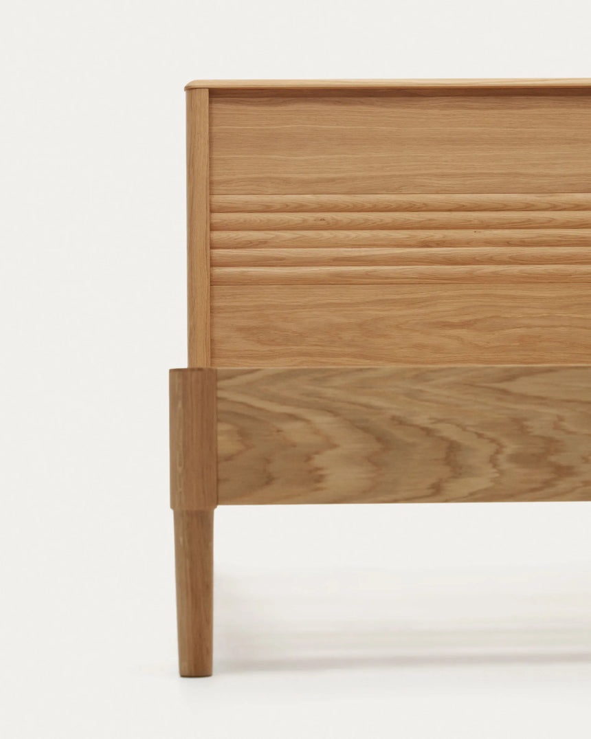 Lenon Bett aus Eichenholz und Eichenfurnier für Matratze von 160 x 200 cm FSC MIX Credit von Kave Home – Produktbild 1