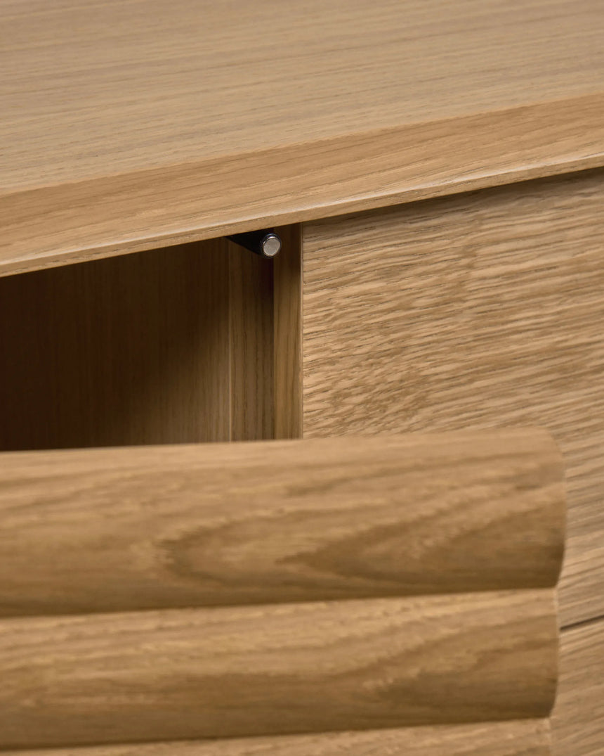 Lenon Sideboard 2 Türen 3 Schubladen Eichenholz und -furnier 155 x 86 cm FSC MIX Credit von Kave Home – Produktbild 3