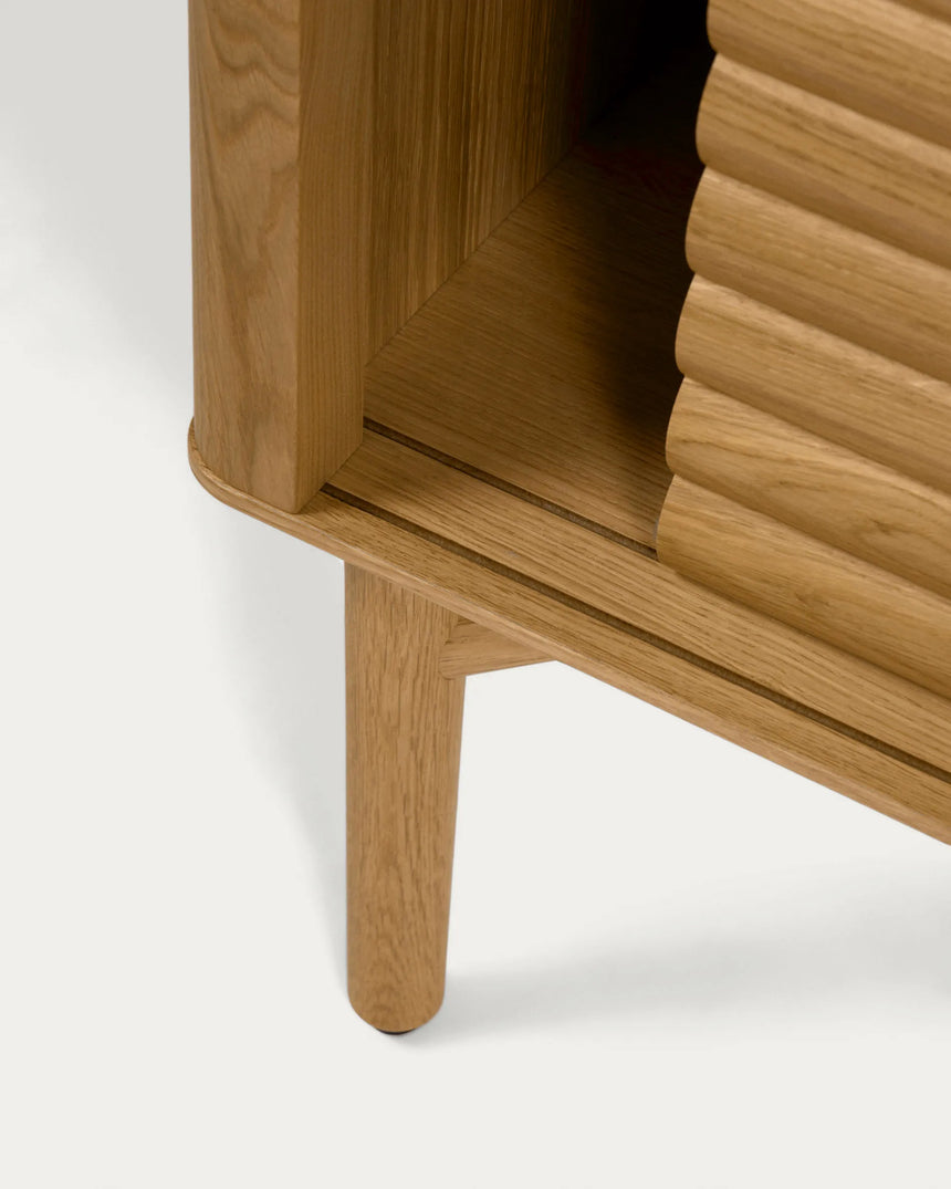 Lenon TV-Schrank 2 Türen aus massiver Eiche und Furnier 200 x 57 cm FSC MIX Credit von Kave Home – Produktbild 3