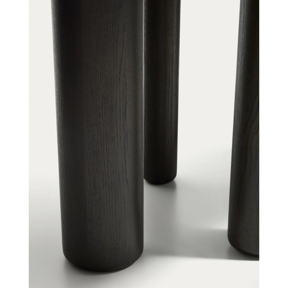 Mailen ovaler Tisch aus Eschenfurnier mit dunklem Finish Ø 180 x 105 cm von Kave Home – Bild 5