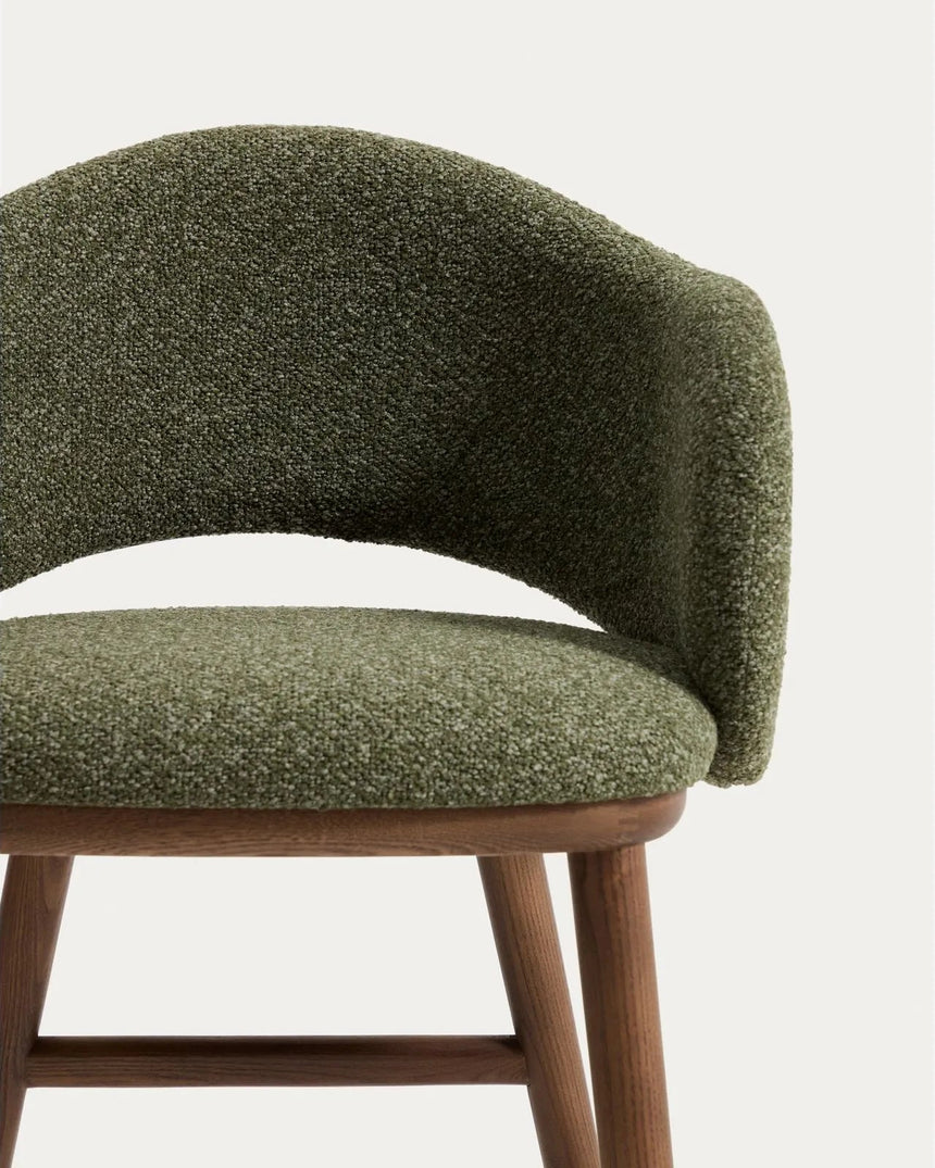 Maina Hocker aus dickem Chenille mit Beinen aus massivem Eschenholz, FSC Mix Credit 65 cm von Kave Home – Bild 7