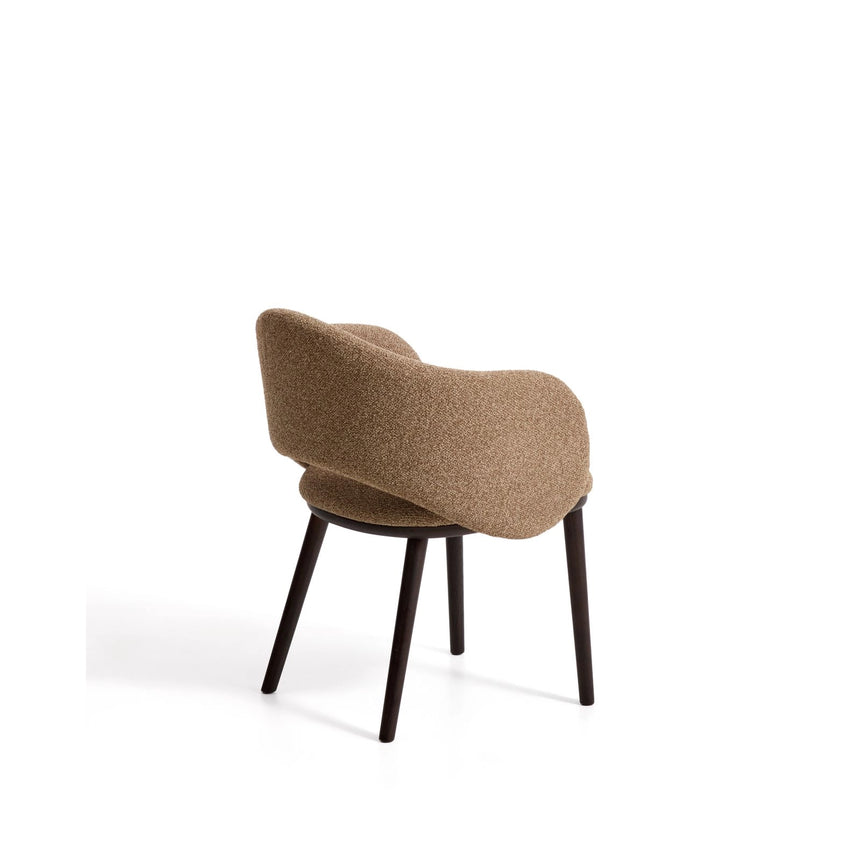 Maina Stuhl aus braunem dickem Chenille mit Beinen aus massivem Eschenholz in Ebenholzoptik, FSC Mix Credit von Kave Home – Bild 4