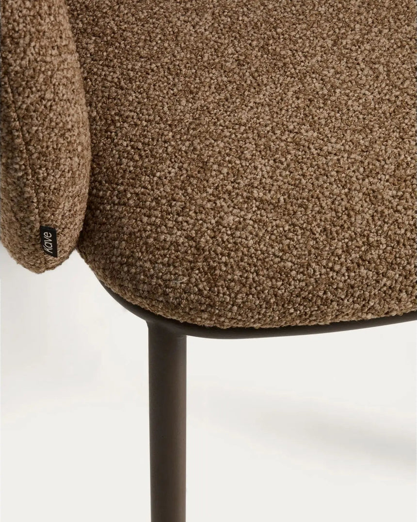 Maina Stuhl aus dicker Chenille und Stahlbeinen mit Beschichtung FSC Mix Credit von Kave Home – Bild 11