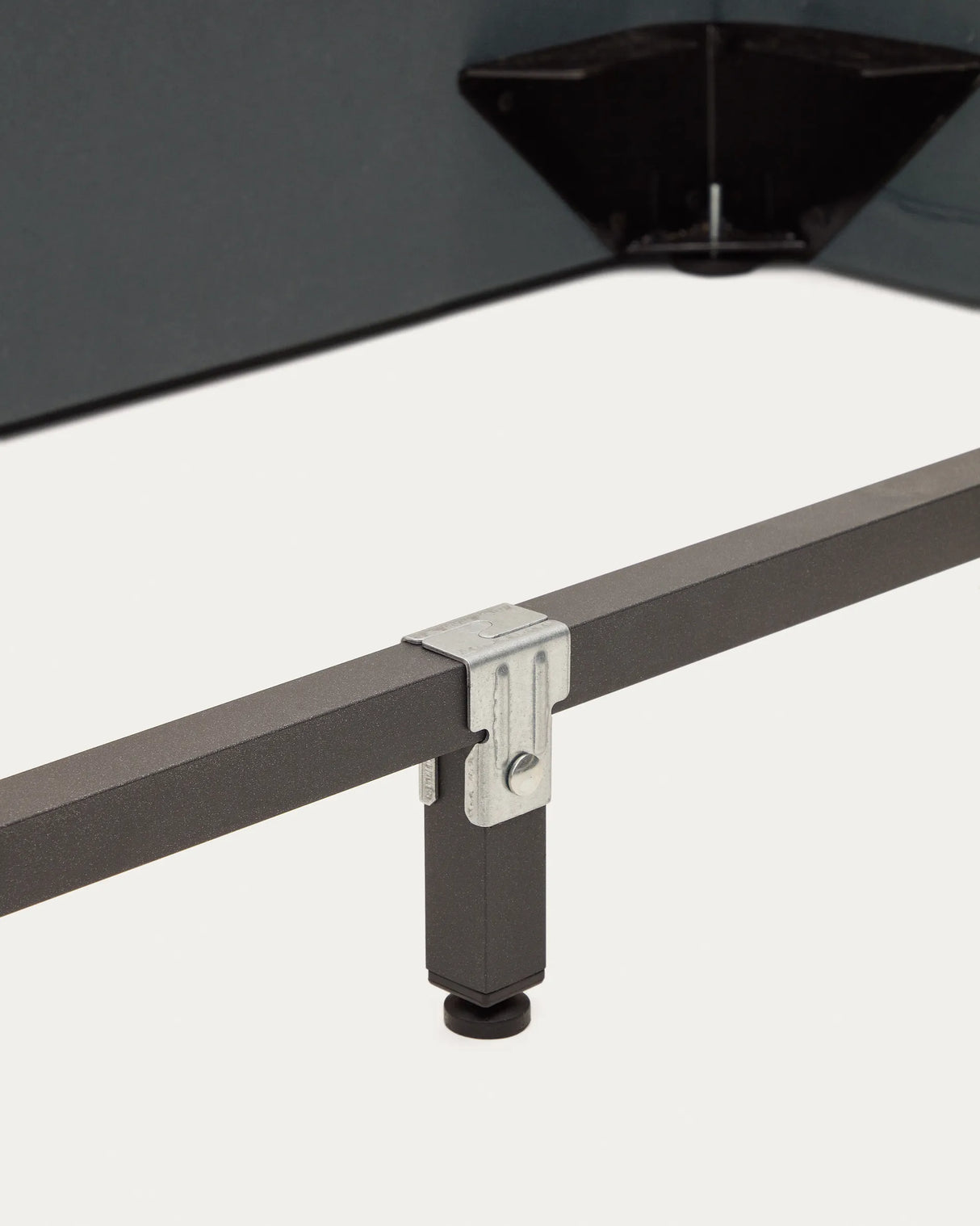 Martina Bett mit abnehmbarem Bezug aus Bouclé in Ecru für Matratze von 180 x 200 cm FSC Mix Credit von Kave Home – Produktbild 3