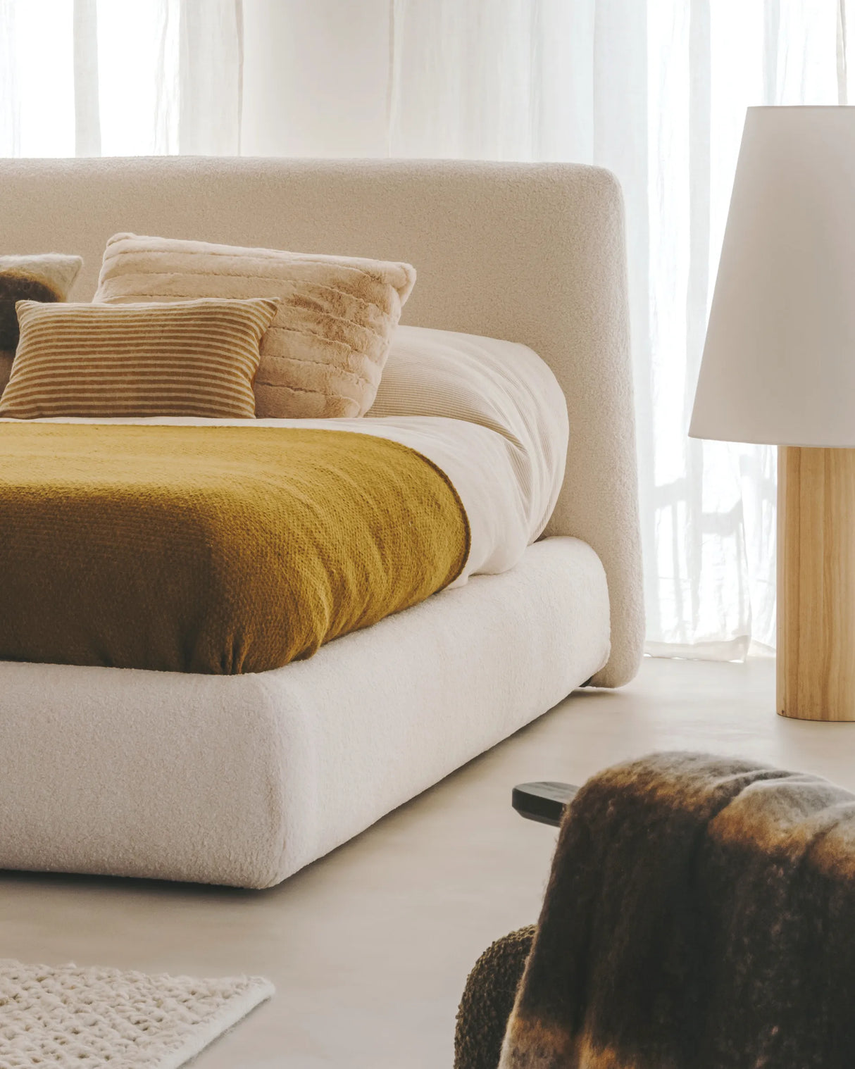 Martina Bett mit abnehmbarem Bezug aus Bouclé in Ecru für Matratze von 180 x 200 cm FSC Mix Credit von Kave Home – Produktbild 6