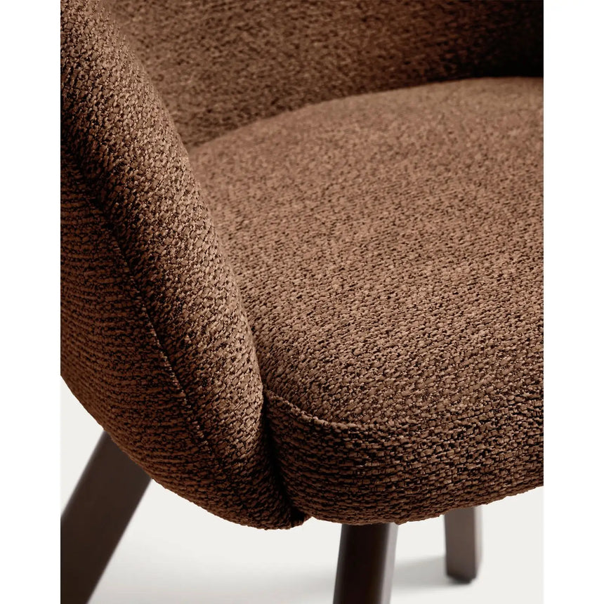 Marvin Drehstuhl mit terrakottafarbener Chenille Beine aus massiver Buche mit Nussholzfinish FSC 100% von Kave Home – Bild 9