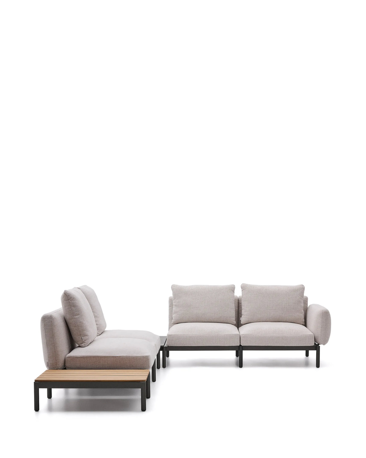 Modulares Outdoor-Ecksofa Sorells mit 4 Sitzplätzen mit beigefarbener Polsterung und grauem Aluminium, mit Tisch aus Teakholz, 353 x 316,5 cm, FSC 100 % von Kave Home – Produktbild 9