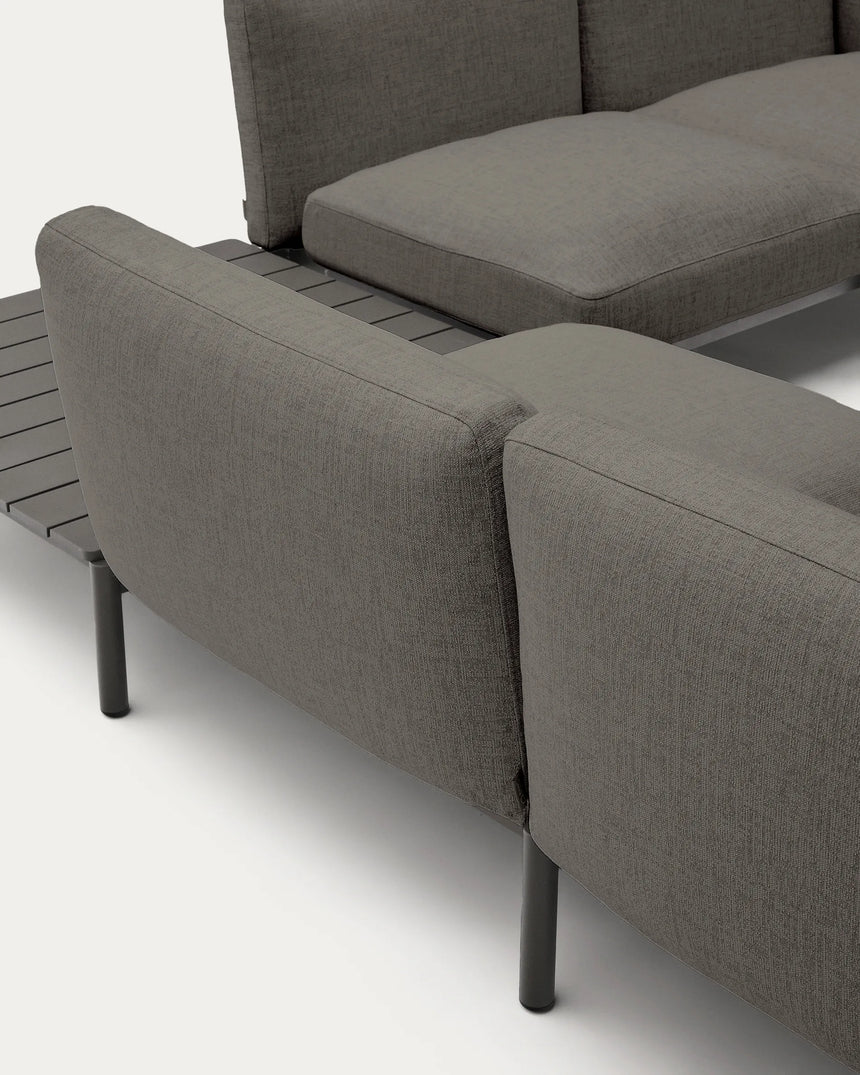 Modulares Outdoor-Ecksofa Sorells mit 4 Sitzplätzen mit grauer Polsterung und grauem Aluminium, mit Tisch aus Teakholz, 353 x 316,5 cm, FSC 100 % von Kave Home – Produktbild 3