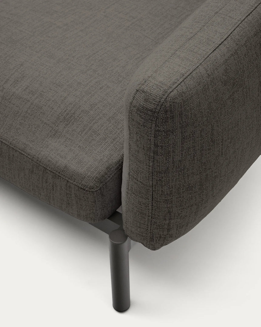 Modulares Outdoor-Ecksofa Sorells mit 5 Sitzplätzen mit grauer Polsterung und grauem Aluminium, mit Tischen aus Teakholz, 277 x 446 cm, FSC 100 % von Kave Home – Produktbild 5