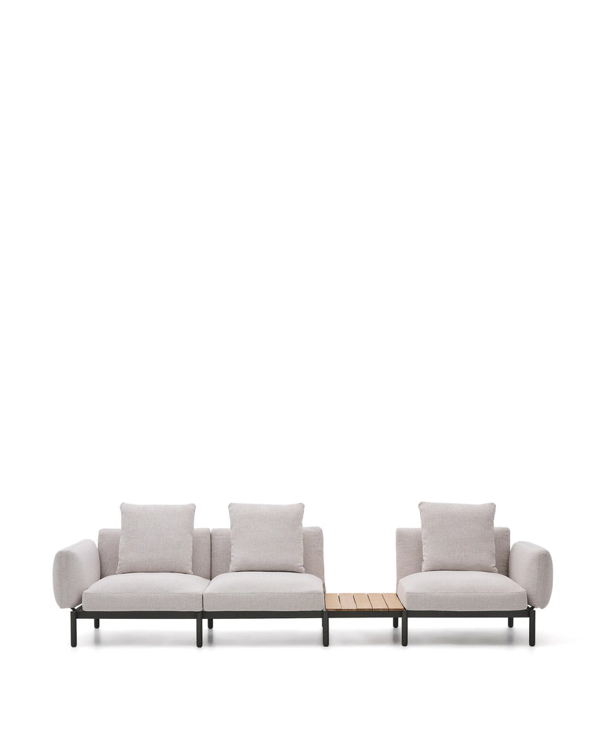 Modulares Outdoor-Sofa Sorells mit 3 Sitzplätzen mit beigefarbener Polsterung und grauem Aluminium, mit Tisch aus Teakholz, 341 x 113 cm, FSC 100 % von Kave Home – Produktbild 9