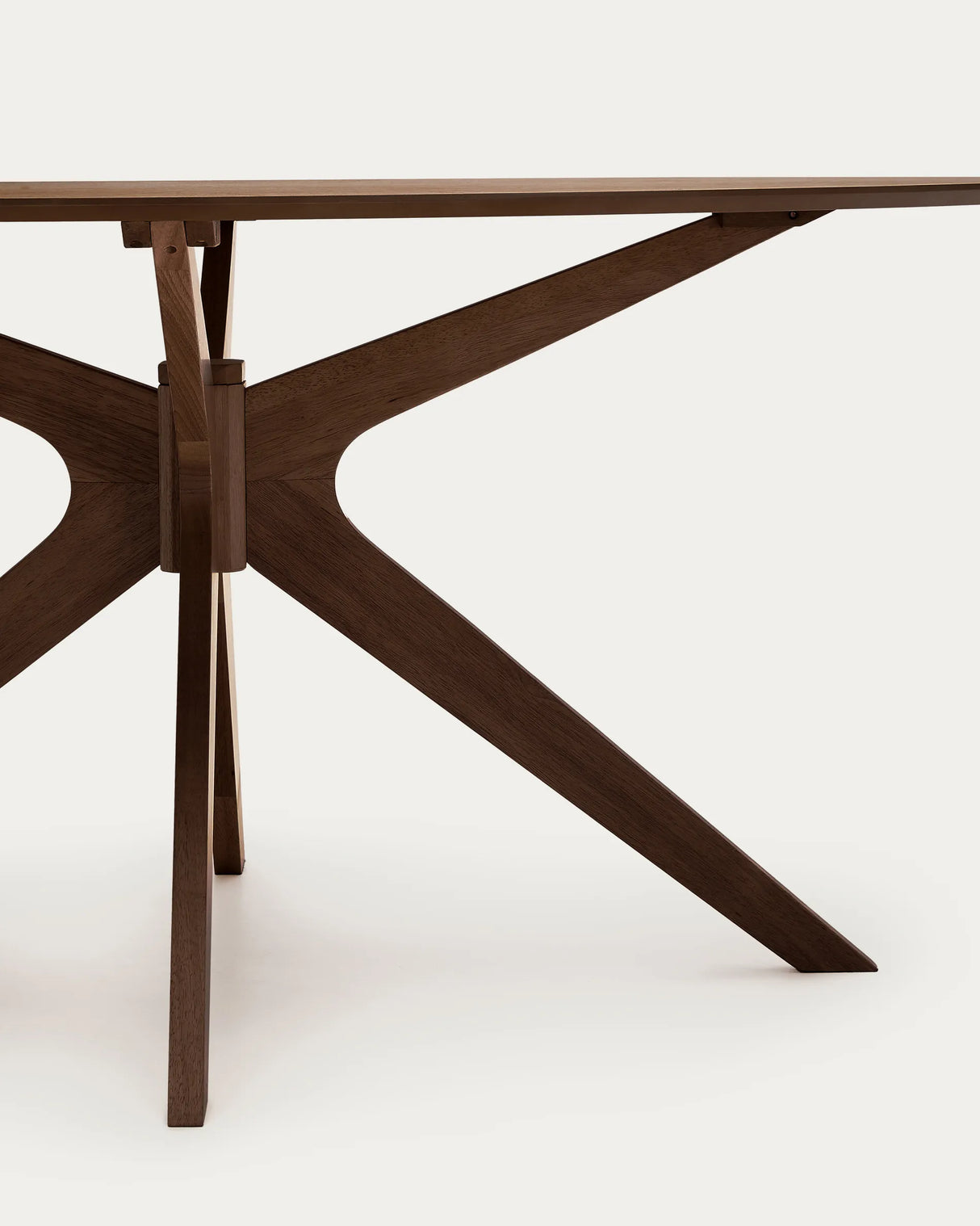 Naanim Tisch aus Nussbaumfurnier 180 x 110 cm von Kave Home – Produktbild 1