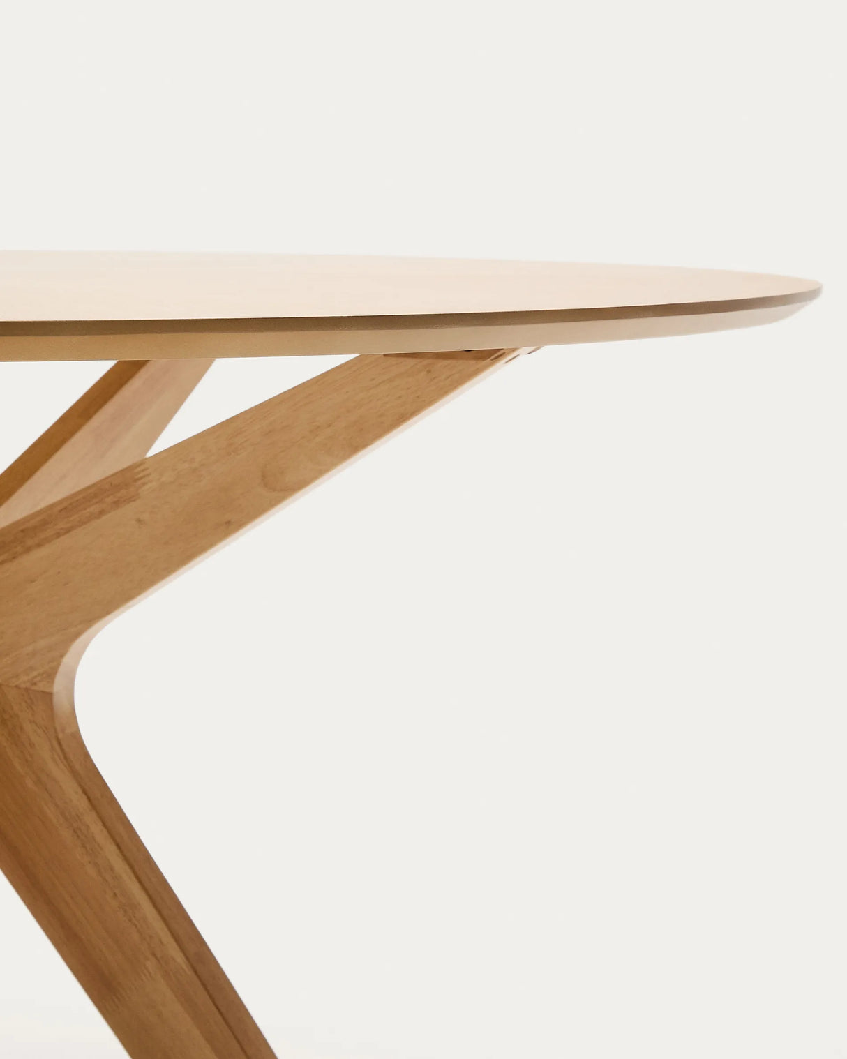 Naanim runder Tisch aus Eichenfurnier Ø 120 cm von Kave Home – Produktbild 1