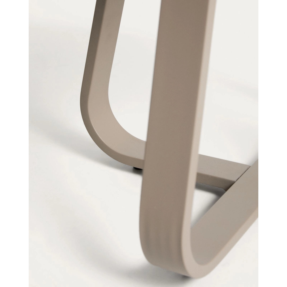 Outdoor Beistelltisch Tamaris aus Aluminium in Taupe Ø 48 cm von Kave Home – Bild 7