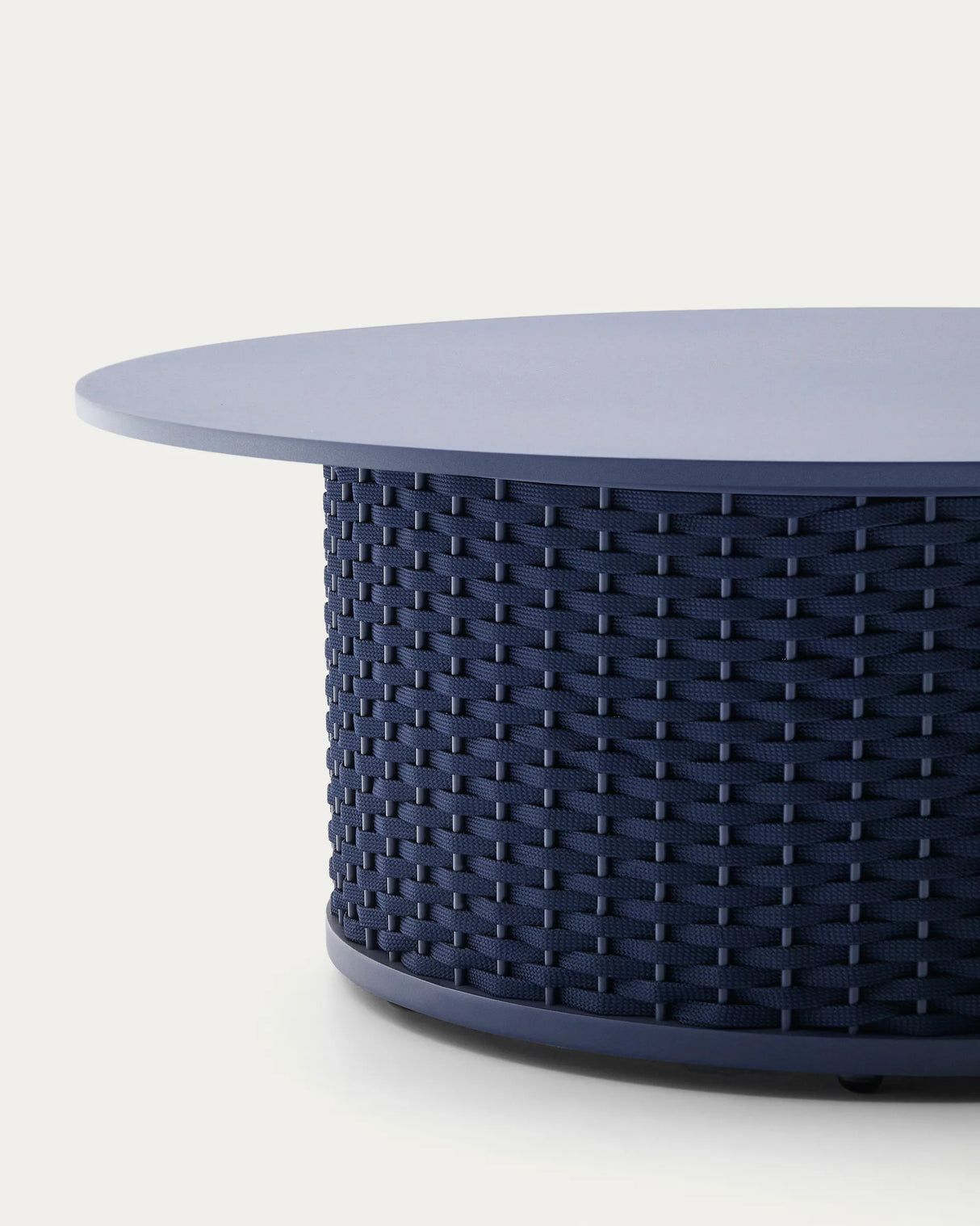 Outdoor-Couchtisch Sedalis aus Aluminium und blauem Seil Ø99 cm von Kave Home – Produktbild 1