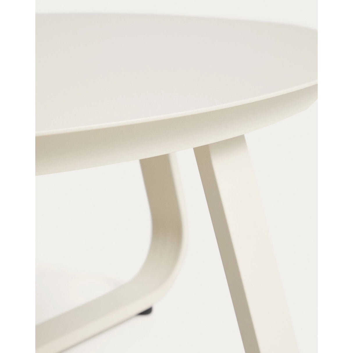 Outdoor Couchtisch Tamaris aus ecrufarbenem Aluminium Ø 80 cm von Kave Home – Bild 4