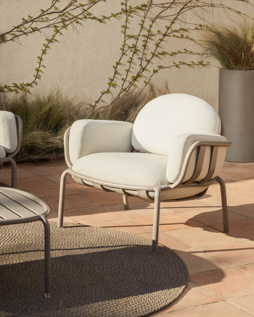 Outdoor-Sessel Joncols aus Aluminium mit taupefarbener Lackierung von Kave Home – Bild 2