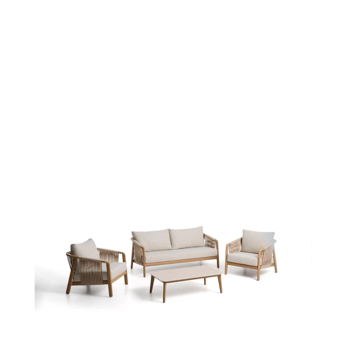 Outdoor-Set Sirte mit 3-Sitzer-Sofa, 2 Sesseln und Tisch aus Aluminium in Holzoptik und écrufarbenen Kissen von Kave Home – Bild 1