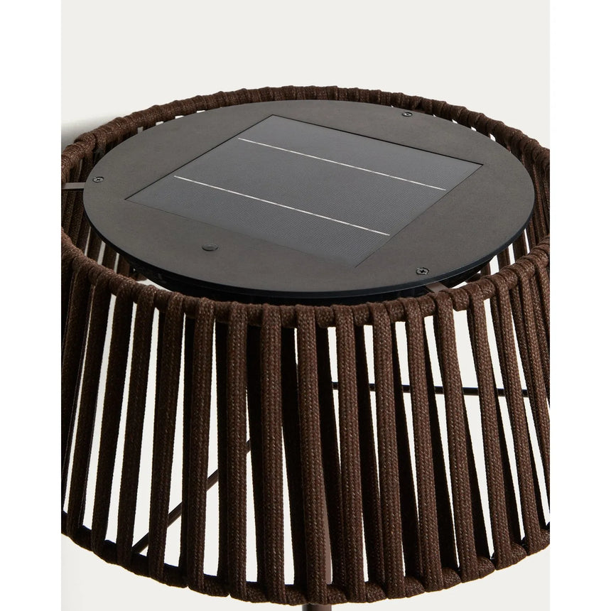 Outdoor-Solar-Stehlampe Aldet aus flachem Seil mit braunem Metallfuß, Ø 46 cm von Kave Home – Bild 10