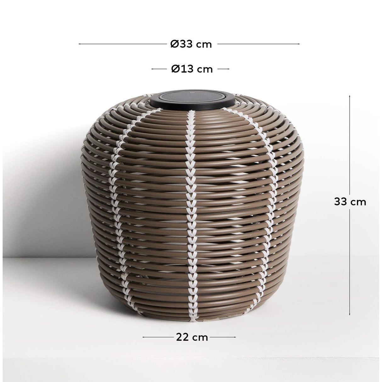 Outdoor-Solar-Tischlampe Garoina aus synthetischem Rattan in Taupe mit LED-Technologie, Ø 35 cm von Kave Home – Bild 5