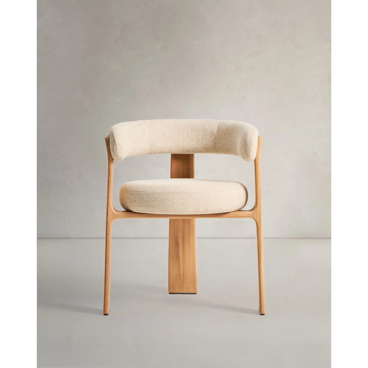 Outdoor-Stuhl Granit in Beige mit Beinen aus massivem Teakholz mit naturfarbenem Finish, 100 % FSC von Kave Home – Bild 6