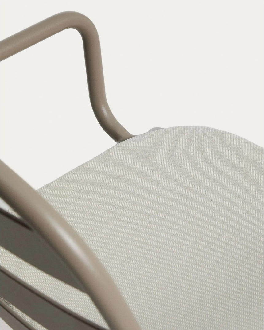 Outdoor-Stuhl Joncols aus Aluminium mit taupefarbener Lackierung von Kave Home – Bild 10