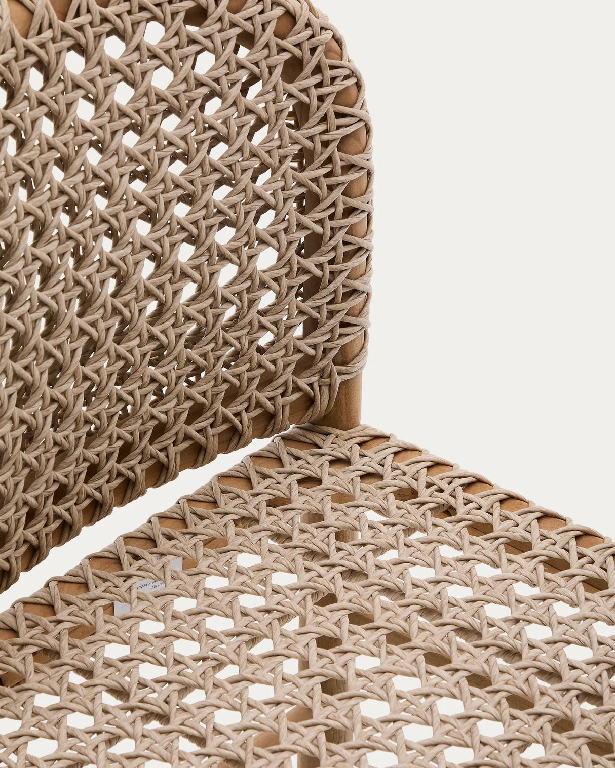 Outdoor-Stuhl Tavira aus massivem Teakholz von Kave Home – Produktbild 4