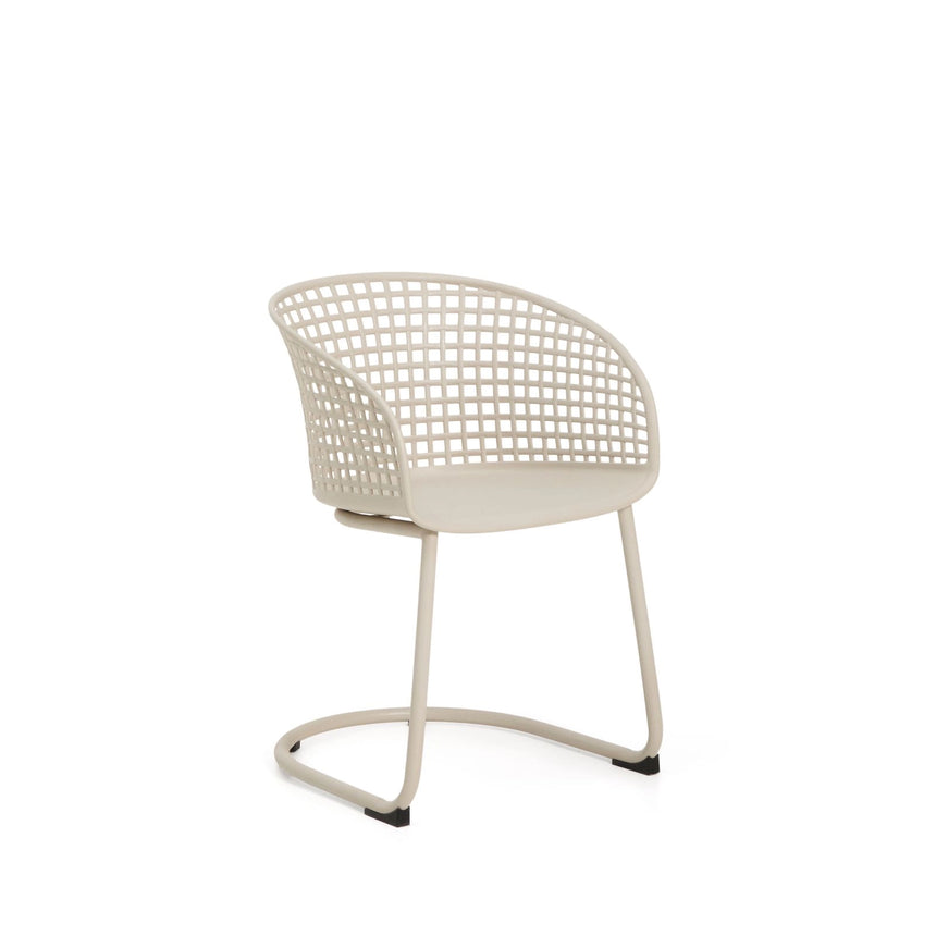 Outdoor-Stuhl Tenaro aus Kunststoff mit beigem Stahlgestell von Kave Home – Bild 1