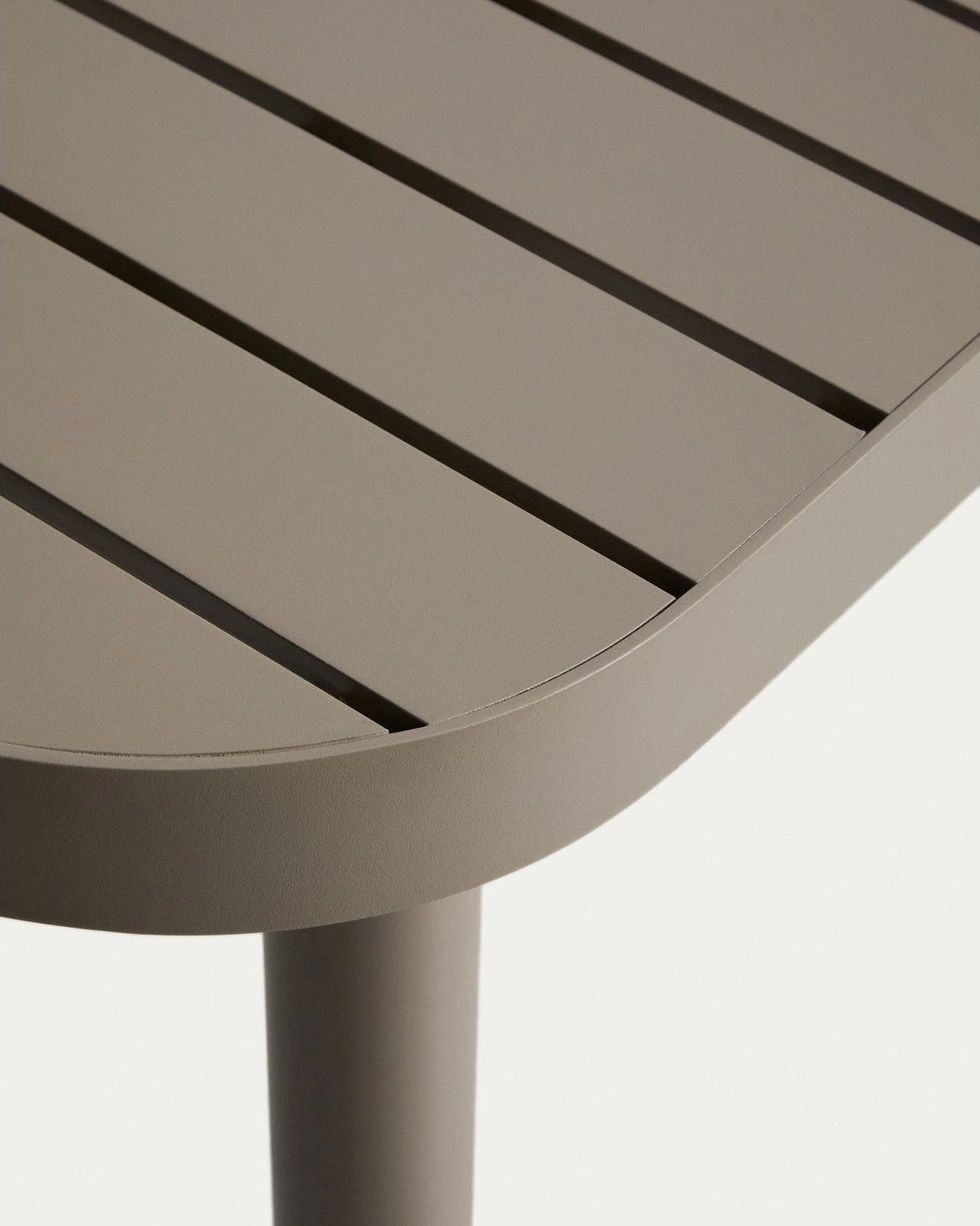 Outdoor-Tisch Joncols aus Aluminium mit taupefarbener Lackierung, 180 x 90 cm von Kave Home – Bild 3