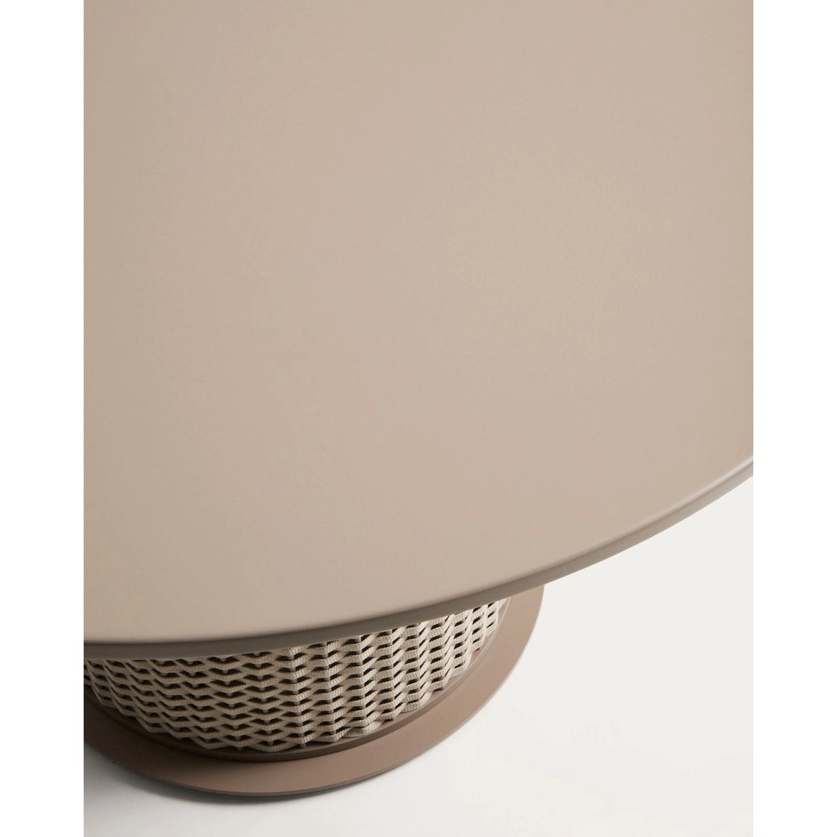 Outdoor-Tisch Sedalis aus Aluminium und Seil in Taupe, Ø 120 cm von Kave Home – Bild 5
