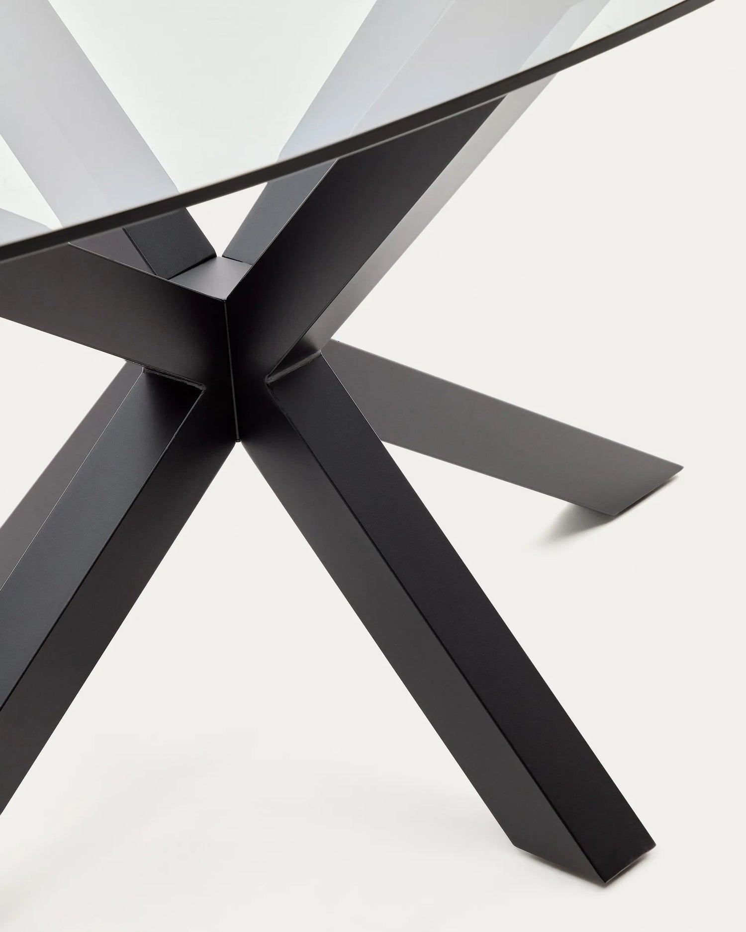 Ovaler Tisch Argo aus Glas und Stahlbeinen mit schwarzem Finish Ø 200 x 100 cm von Kave Home – Produktbild 8