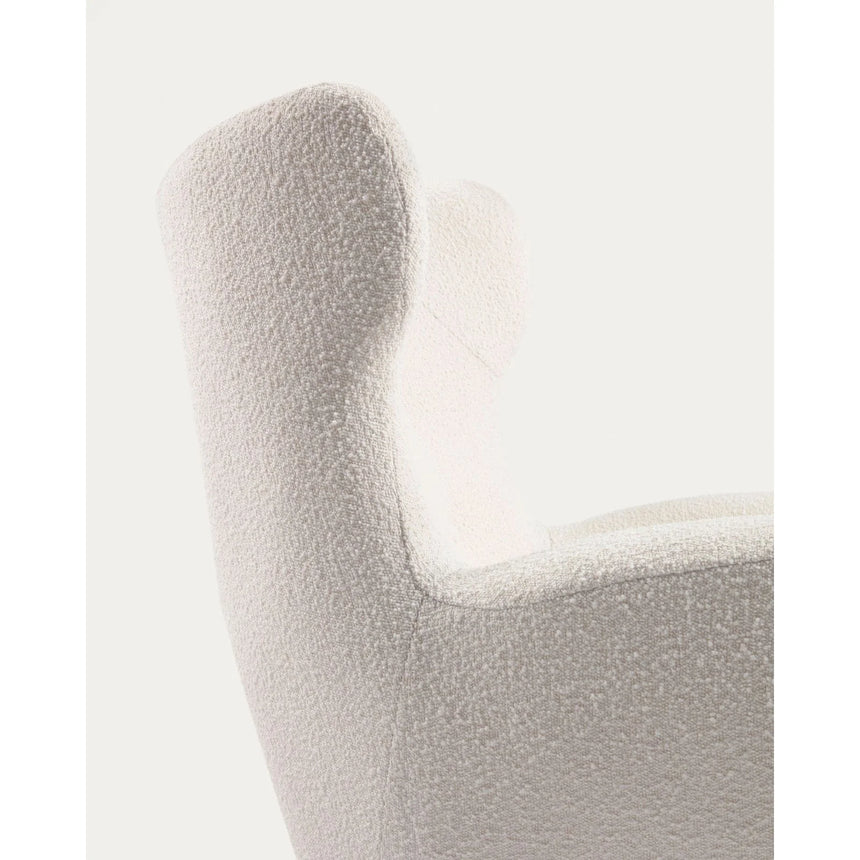Patio Sessel mit Bouclé-Polsterung in Weiß und Beinen aus massivem Buchenholz natur FSC Mix Credit von Kave Home – Bild 10