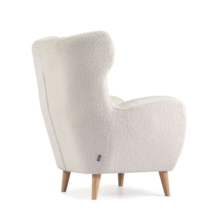 Patio Sessel mit Bouclé-Polsterung in Weiß und Beinen aus massivem Buchenholz natur FSC Mix Credit von Kave Home – Bild 6