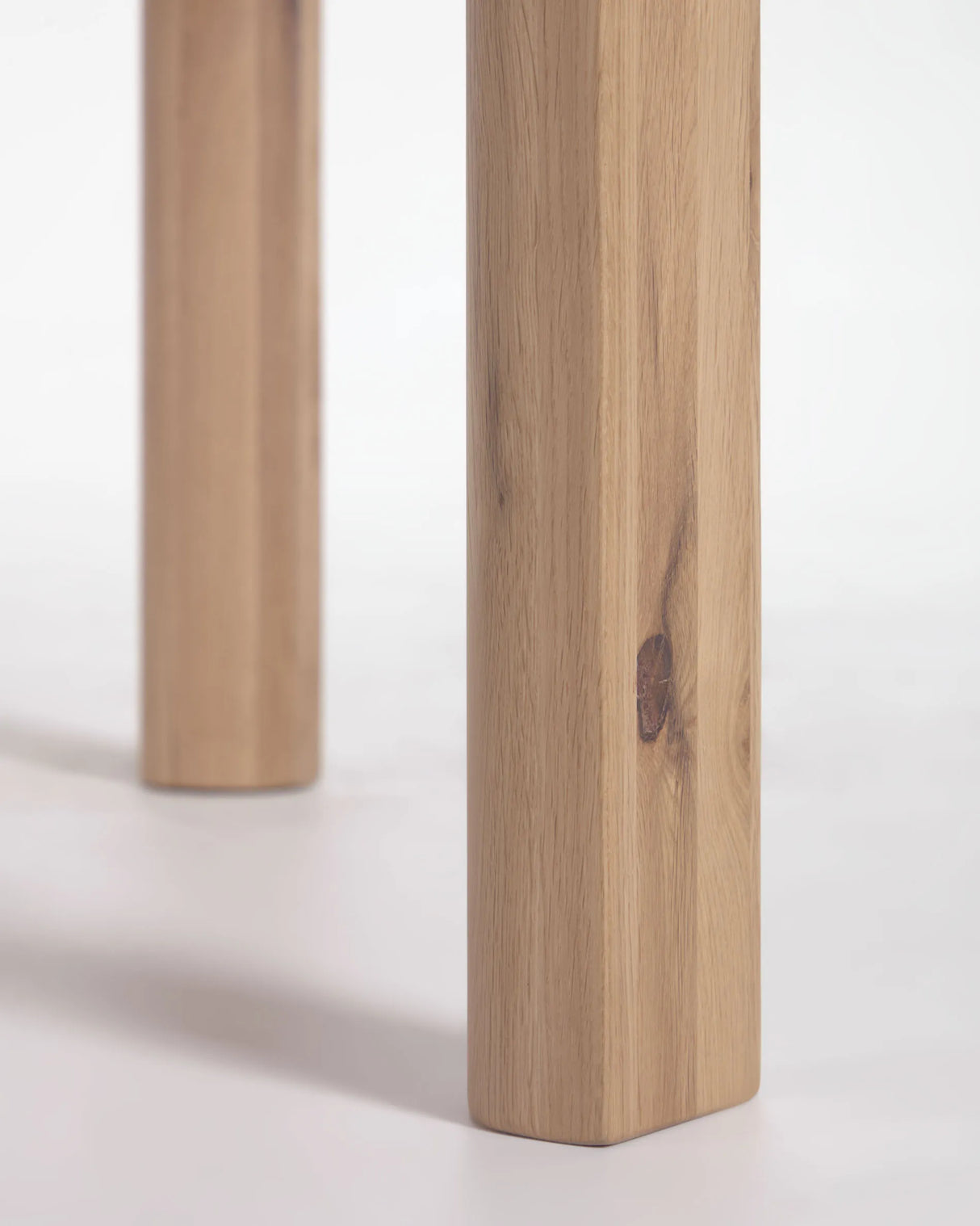 Runder Ausziehtisch aus Eichenfurnier und Beine in Massivholz Ø120(170) x 120 cm von Kave Home – Produktbild 4