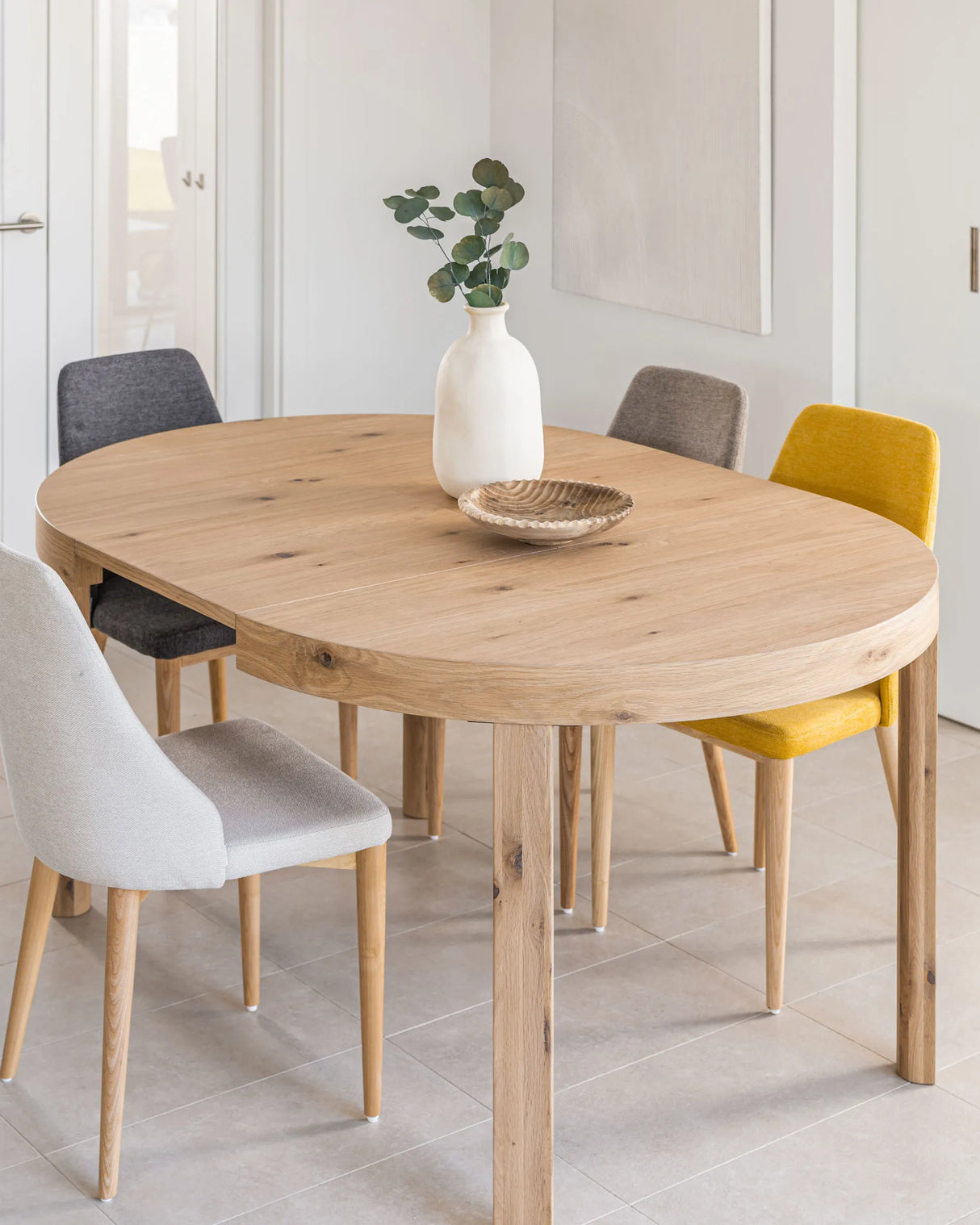 Runder Ausziehtisch aus Eichenfurnier und Beine in Massivholz Ø120(170) x 120 cm von Kave Home – Produktbild 8