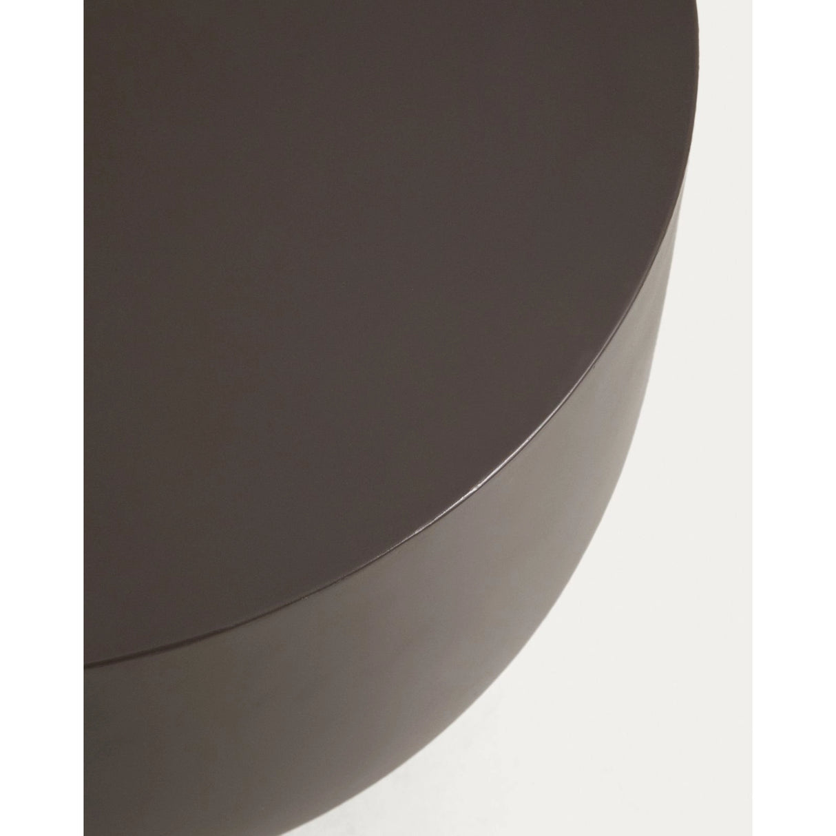 Runder Couchtisch Garbet aus braunem Zement, Ø 60 cm von Kave Home – Bild 5