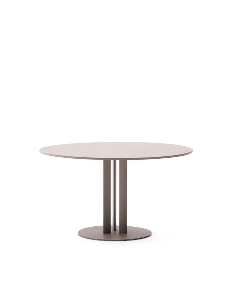 Runder Outdoor-Tisch Sedalis aus Stahl mit taupefarbener Tischplatte aus Aluminium Ø120 cm von Kave Home – Produktbild 7