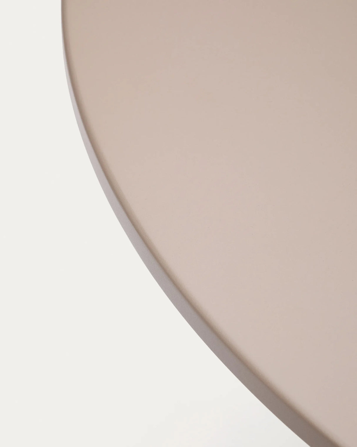 Runder Outdoor-Tisch Sedalis aus Stahl mit taupefarbener Tischplatte aus Aluminium Ø80 cm von Kave Home – Produktbild 3