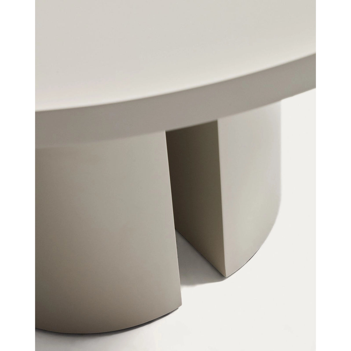 Runder Tisch Nealy aus lackiertem MDF mit eierschalfarbenem Finish Ø 120 cm von Kave Home – Bild 6