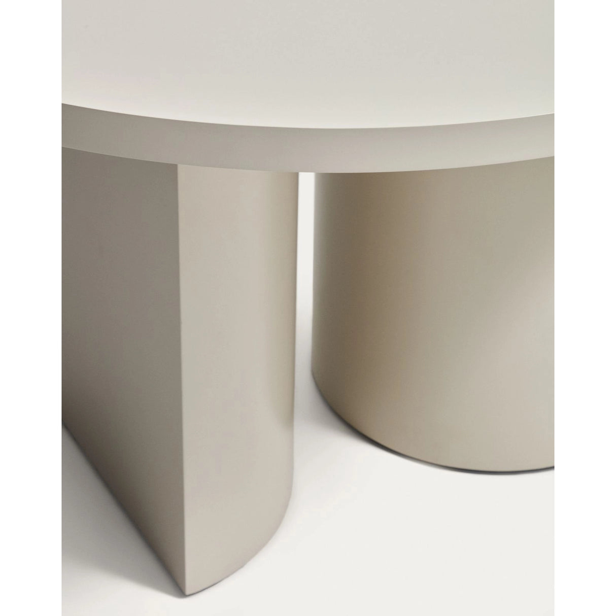 Runder Tisch Nealy aus lackiertem MDF mit eierschalfarbenem Finish Ø 120 cm von Kave Home – Bild 8