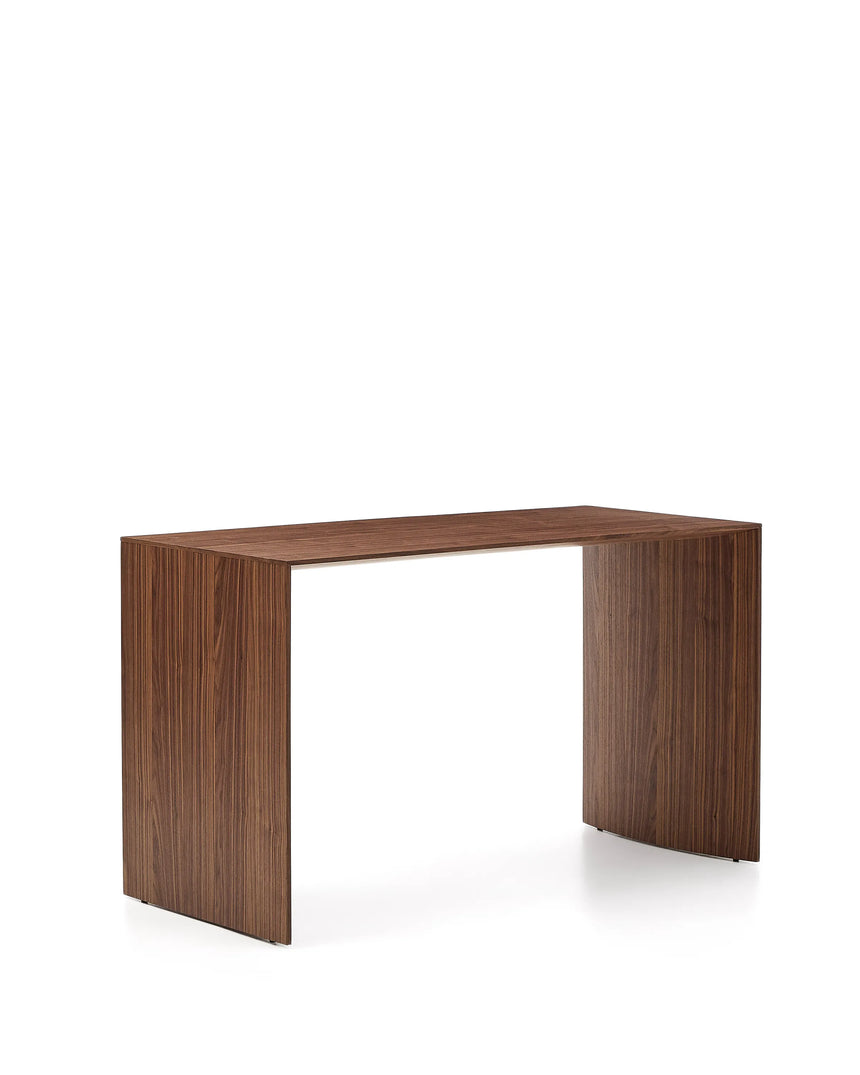 Schreibtisch Litto in Nussbaumfurnier 140 x 60 cm von Kave Home – Produktbild 1