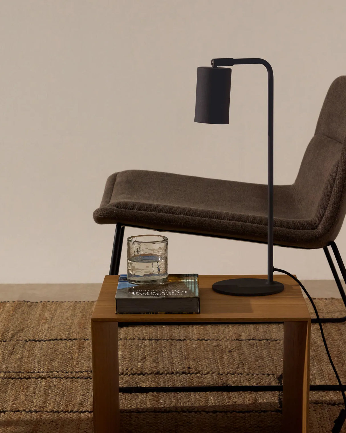 Schreibtischlampe Manie aus Metall mit Finish in schwarzer Gusseisenoptik von Kave Home – Produktbild 2