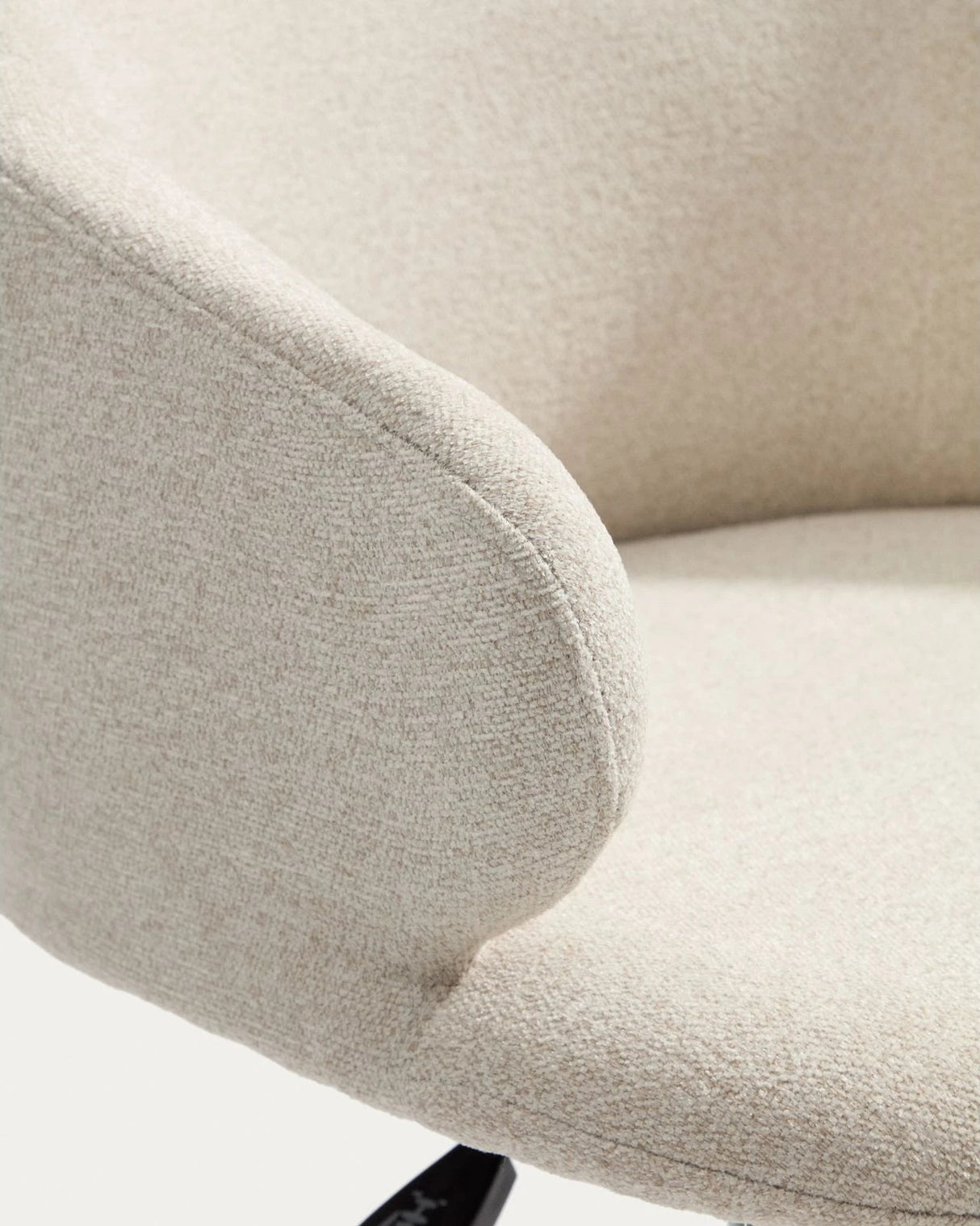 Schreibtischstuhl Einara in beiger Chenille mit schwarzen Stahlbeinen von Kave Home – Bild 6