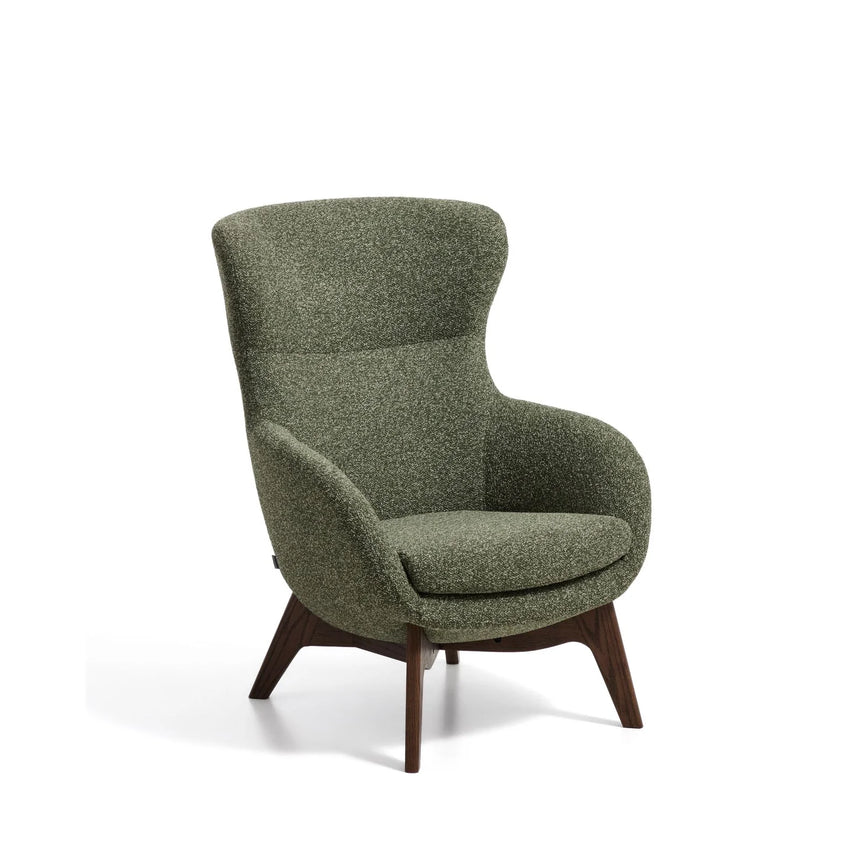Sessel Adiran mit dicker Chenille in Moosgrün und Beinen aus massivem Eichenholz mit Nussbaum-Finish von Kave Home – Bild 1
