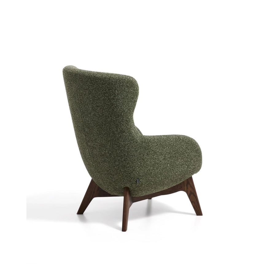 Sessel Adiran mit dicker Chenille in Moosgrün und Beinen aus massivem Eichenholz mit Nussbaum-Finish von Kave Home – Bild 4
