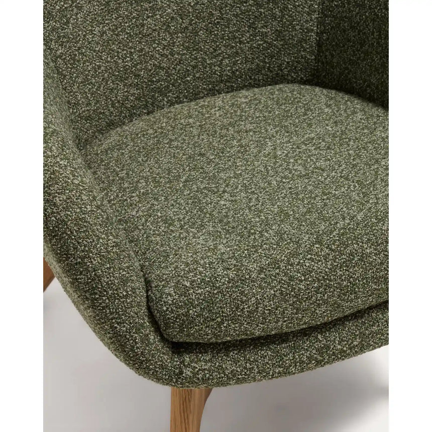 Sessel Adiran mit dicker Chenille in Moosgrün und Beinen aus massivem Eichenholz mit natürlichem Finish von Kave Home – Bild 10