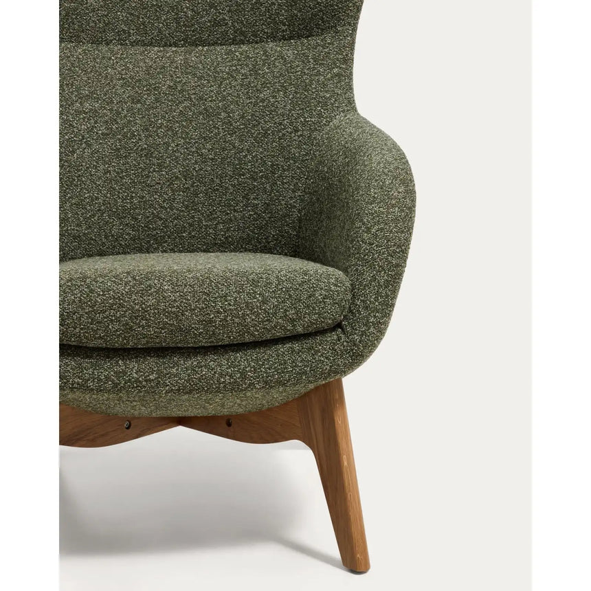 Sessel Adiran mit dicker Chenille in Moosgrün und Beinen aus massivem Eichenholz mit natürlichem Finish von Kave Home – Bild 9